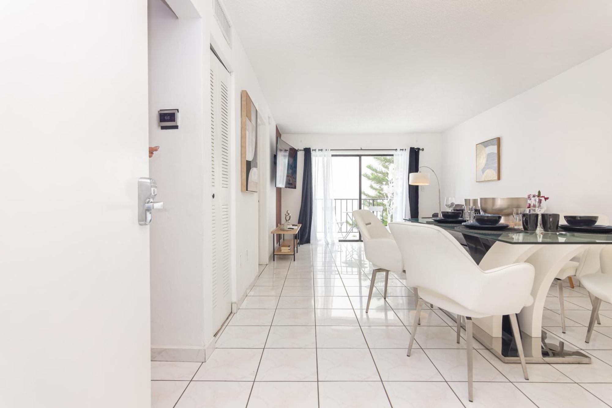 One Bedroom Apartment - With Parking & Balcony - Heart Of Wynwood Miami Exterior photo