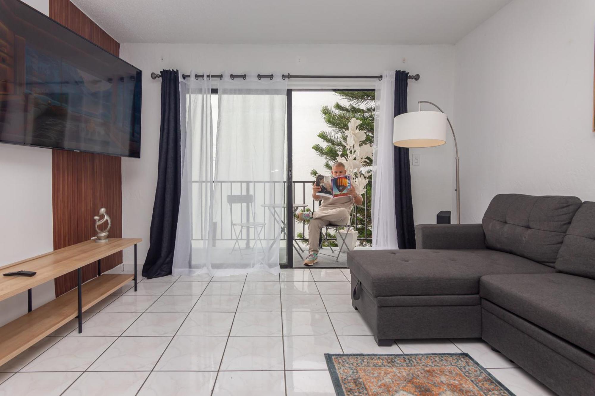 One Bedroom Apartment - With Parking & Balcony - Heart Of Wynwood Miami Exterior photo