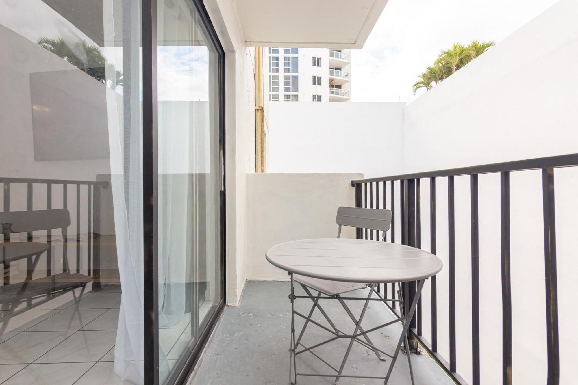 One Bedroom Apartment - With Parking & Balcony - Heart Of Wynwood Miami Exterior photo