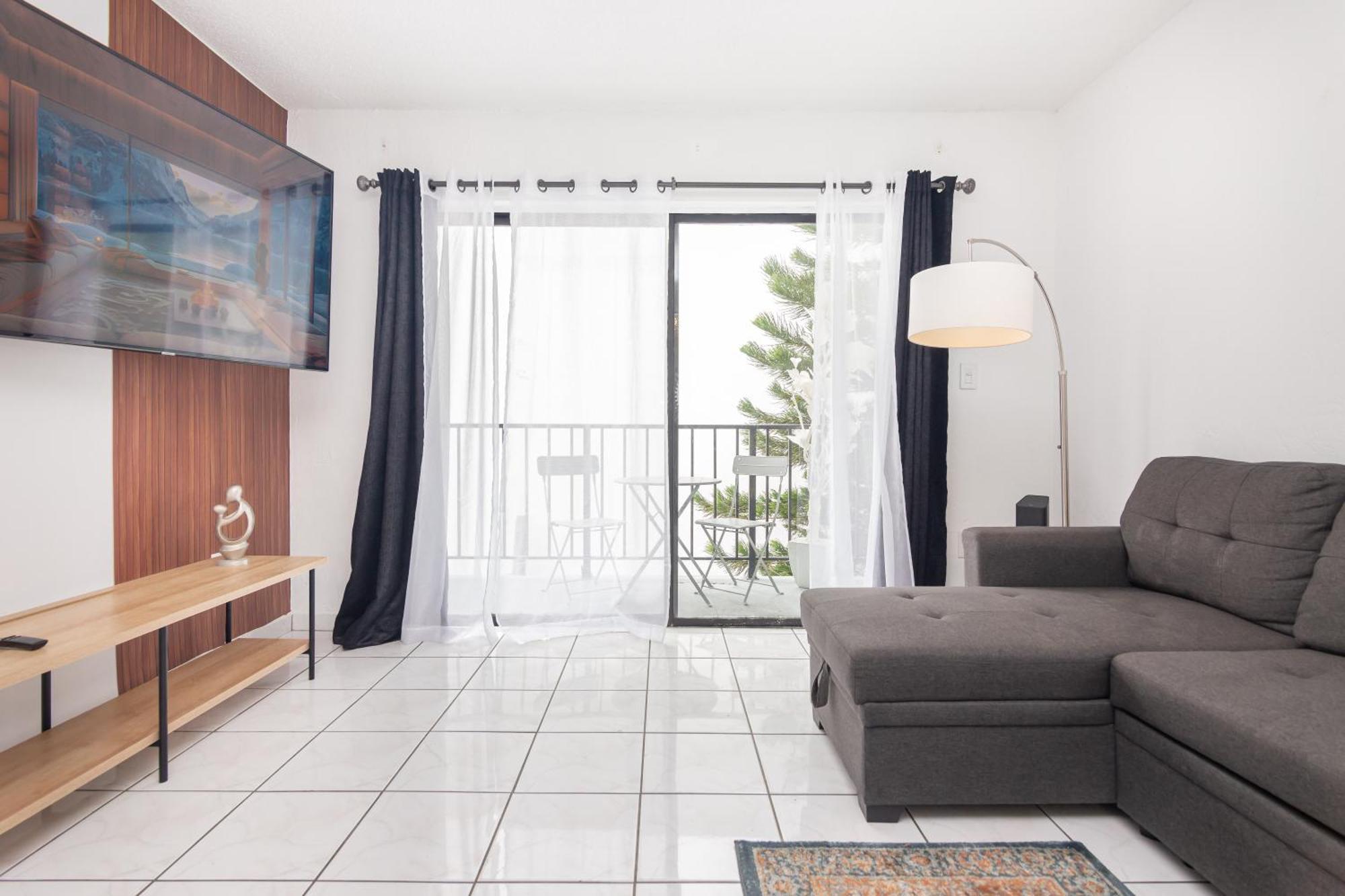 One Bedroom Apartment - With Parking & Balcony - Heart Of Wynwood Miami Exterior photo