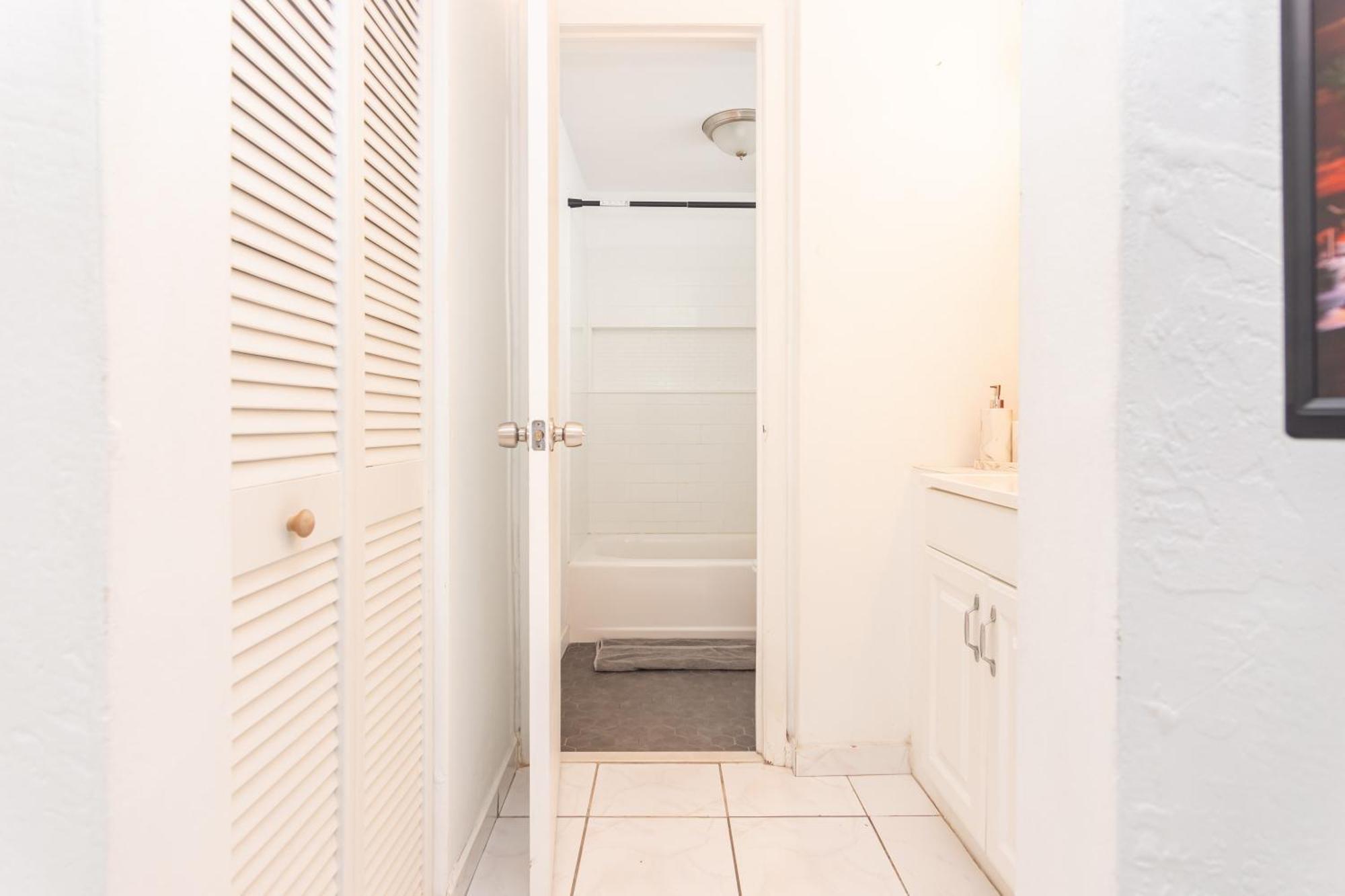 One Bedroom Apartment - With Parking & Balcony - Heart Of Wynwood Miami Exterior photo